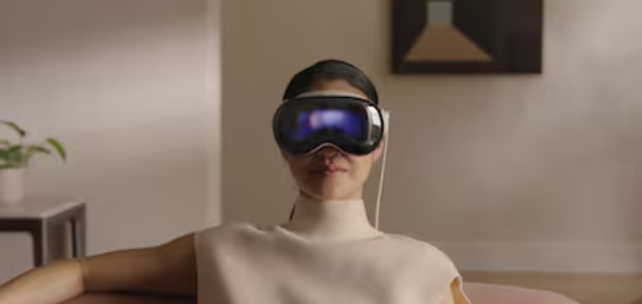 You are currently viewing Apple Vision Pro with M5 Chip Launch in 2025; Budget XR Glasses Postponed to 2027