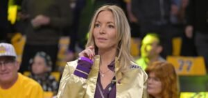 Read more about the article Lakers Sold for Record $10 Billion: Jeanie Buss Hands Majority Ownership to Mark Walter