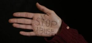 Read more about the article Surge in Online Abuse Threatens Voices of Women Business Leaders